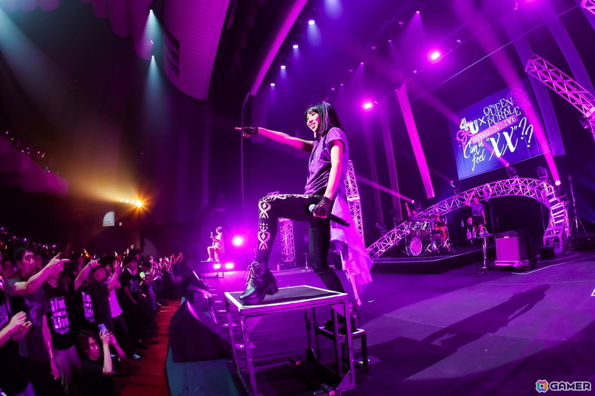 「ナナシス」4UとQOPの対バンライブがついに開催!「FALLING DOWN」「Star☆Glitter」バンドアレンジやコラボ曲「XX-FADE!!」含む新曲3曲も披露された模様をレポートの画像
