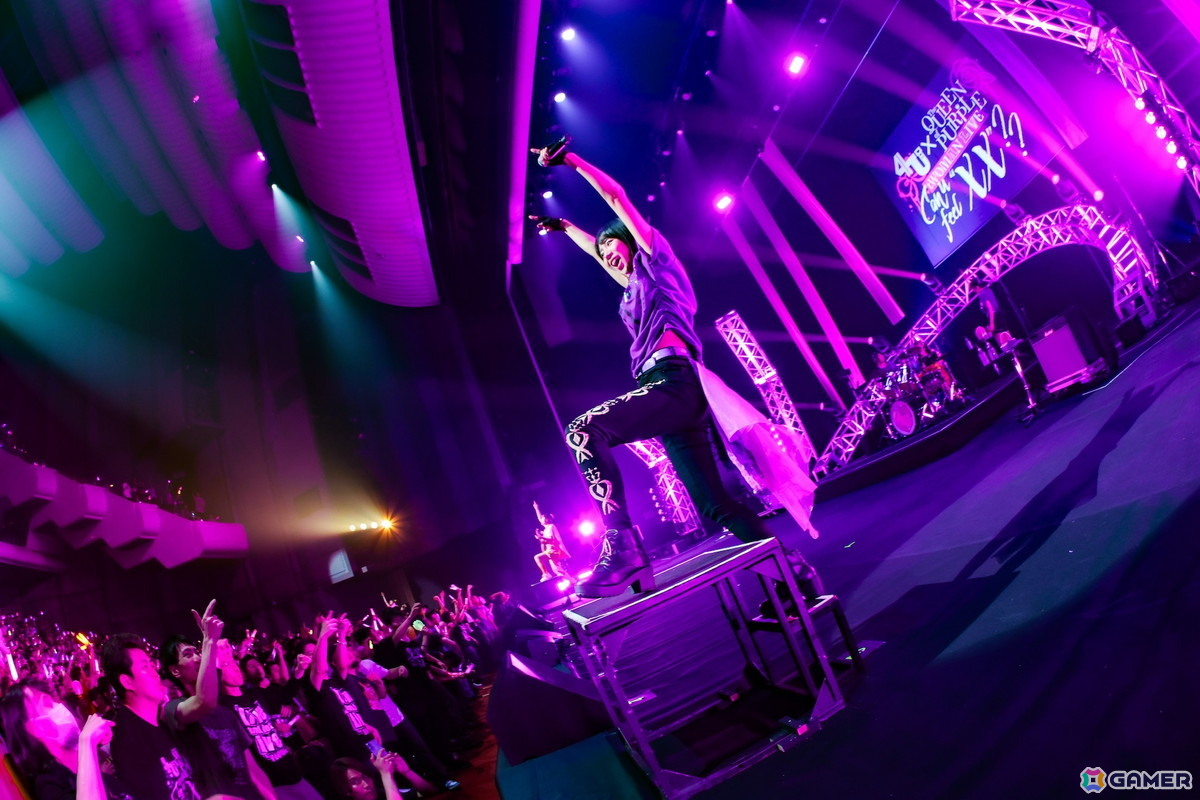 「ナナシス」4UとQOPの対バンライブがついに開催!「FALLING DOWN」「Star☆Glitter」バンドアレンジやコラボ曲「XX-FADE!!」含む新曲3曲も披露された模様をレポートの画像