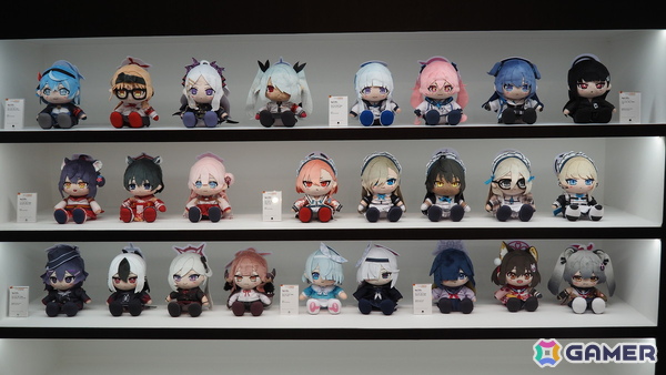 「ブルーアーカイブ 4.5th Anniversary POP UP STORE inアキバCOギャラリー」内覧レポート!新作フィギュア展示に加えてゲヘナの8人にフィーチャーしたグッズもの画像