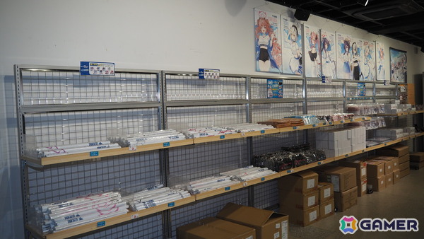 「ブルーアーカイブ 4.5th Anniversary POP UP STORE inアキバCOギャラリー」内覧レポート!新作フィギュア展示に加えてゲヘナの8人にフィーチャーしたグッズもの画像