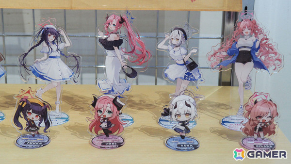 「ブルーアーカイブ 4.5th Anniversary POP UP STORE inアキバCOギャラリー」内覧レポート!新作フィギュア展示に加えてゲヘナの8人にフィーチャーしたグッズもの画像