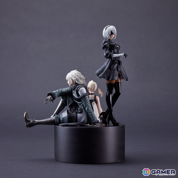 「NieR」シリーズ15周年を記念し、スタチューフィギュア、CD、書籍を一つに納めたBOX商品が2026年2月に発売！の画像1