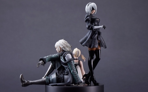 「NieR」シリーズ15周年を記念し、スタチューフィギュア、CD、書籍を一つに納めたBOX商品が2026年2月に発売！