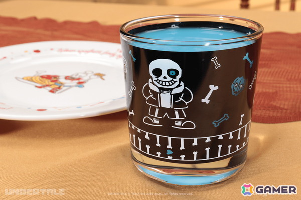 「UNDERTALE」コラボのグラスや鍋つかみ、プレートなどキッチンコレクショングッズ6点の通常販売が開始!の画像