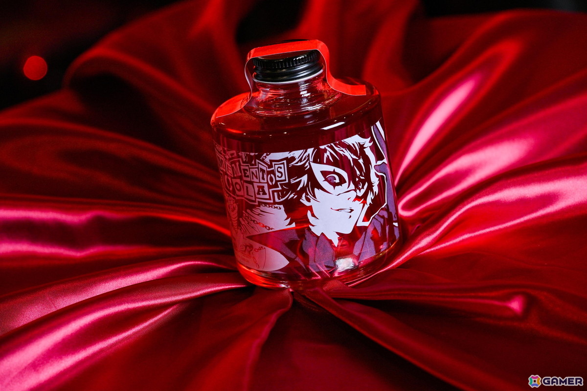 「ペルソナ5 ザ・ロイヤル」よりオリジナルブレンドコーラ「メメントスコーラ」と本格カウンターマットの予約受付が開始！の画像2