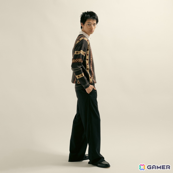 「パラノマサイト FILE23 本所七不思議」並垣祐太郎と灯野あやめの服装を忠実に再現したセーターが登場!2種セットには「ヒハク石鹸紙せっけん」が付属の画像