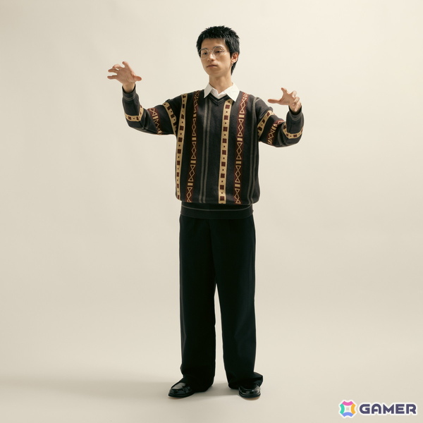 「パラノマサイト FILE23 本所七不思議」並垣祐太郎と灯野あやめの服装を忠実に再現したセーターが登場!2種セットには「ヒハク石鹸紙せっけん」が付属の画像