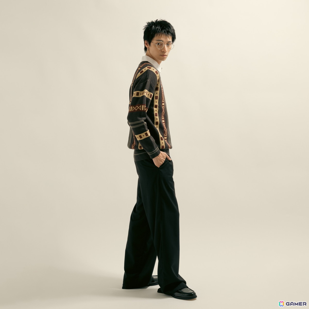 「パラノマサイト FILE23 本所七不思議」並垣祐太郎と灯野あやめの服装を忠実に再現したセーターが登場！2種セットには「ヒハク石鹸紙せっけん」が付属の画像11