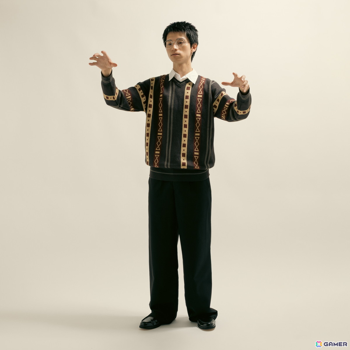 「パラノマサイト FILE23 本所七不思議」並垣祐太郎と灯野あやめの服装を忠実に再現したセーターが登場！2種セットには「ヒハク石鹸紙せっけん」が付属の画像12