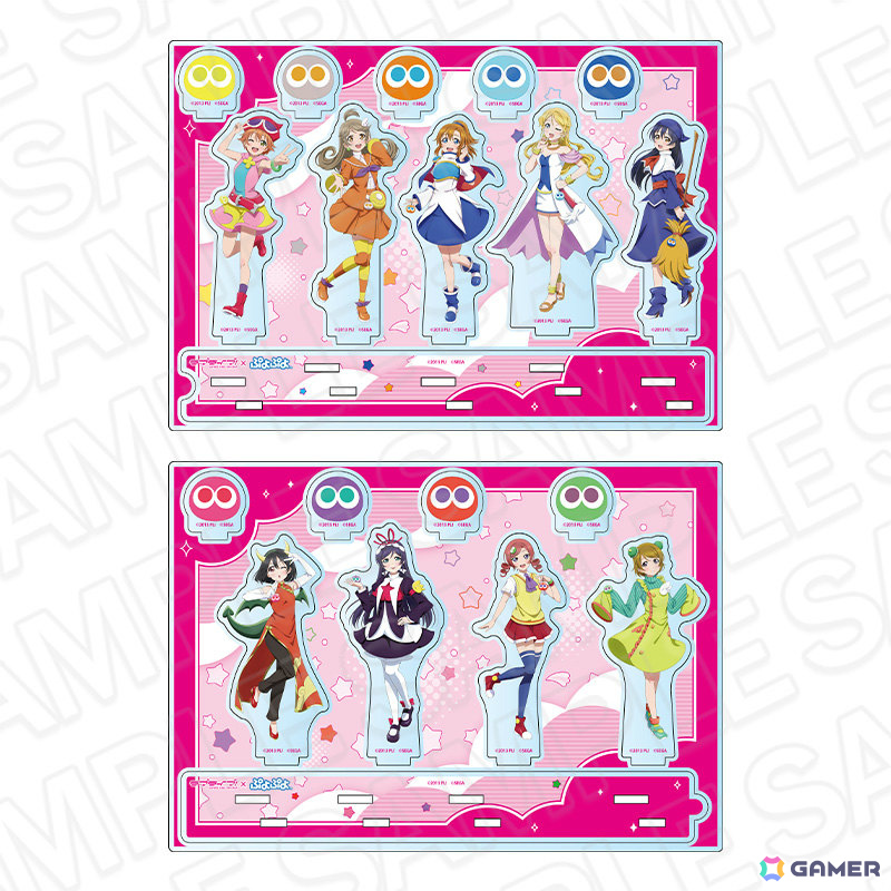 京まふ2025で販売されている「ラブライブ！シリーズ×ぷよぷよ」グッズの同時通販が開始！スクエアカンバッジやアクリルジオラマなどがラインナップの画像