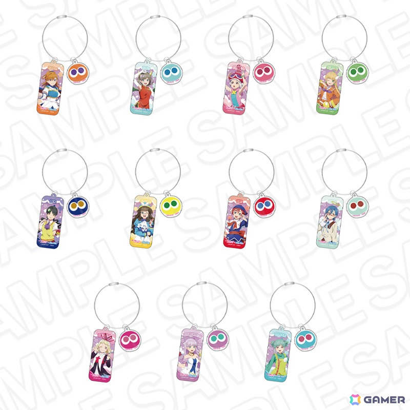 京まふ2025で販売されている「ラブライブ！シリーズ×ぷよぷよ」グッズの同時通販が開始！スクエアカンバッジやアクリルジオラマなどがラインナップの画像