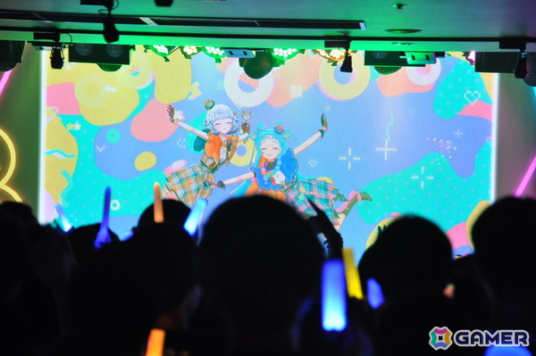 「アイカツアカデミー！配信部 プレゼンテーションライブ」レポート：「デミカツ」初の単独リアルライブでDear Destiny・Peace探偵団☆の2ユニットがオリジナル楽曲を披露！の画像18