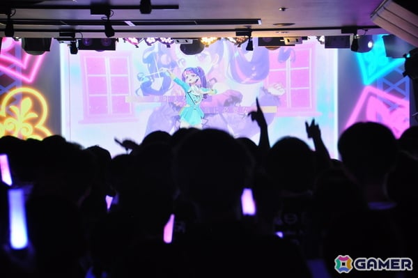 「アイカツアカデミー！配信部 プレゼンテーションライブ」レポート：「デミカツ」初の単独リアルライブでDear Destiny・Peace探偵団☆の2ユニットがオリジナル楽曲を披露！の画像