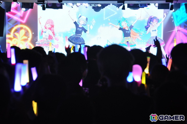 「アイカツアカデミー！配信部 プレゼンテーションライブ」レポート：「デミカツ」初の単独リアルライブでDear Destiny・Peace探偵団☆の2ユニットがオリジナル楽曲を披露！の画像49