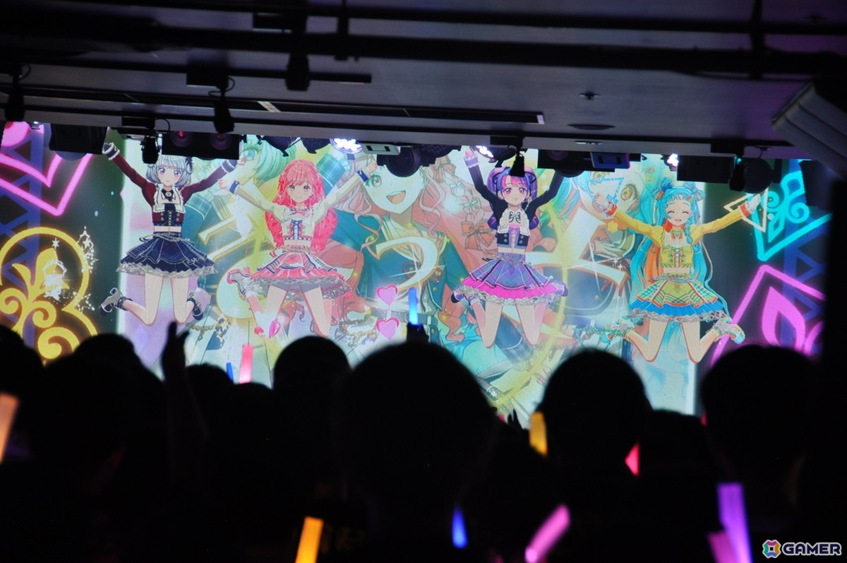 「アイカツアカデミー！配信部 プレゼンテーションライブ」レポート：「デミカツ」初の単独リアルライブでDear Destiny・Peace探偵団☆の2ユニットがオリジナル楽曲を披露！の画像