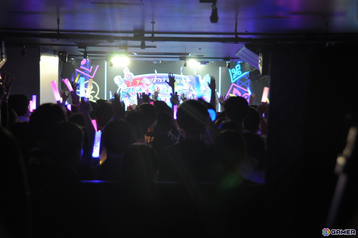 「アイカツアカデミー！配信部 プレゼンテーションライブ」レポート：「デミカツ」初の単独リアルライブでDear Destiny・Peace探偵団☆の2ユニットがオリジナル楽曲を披露！の画像