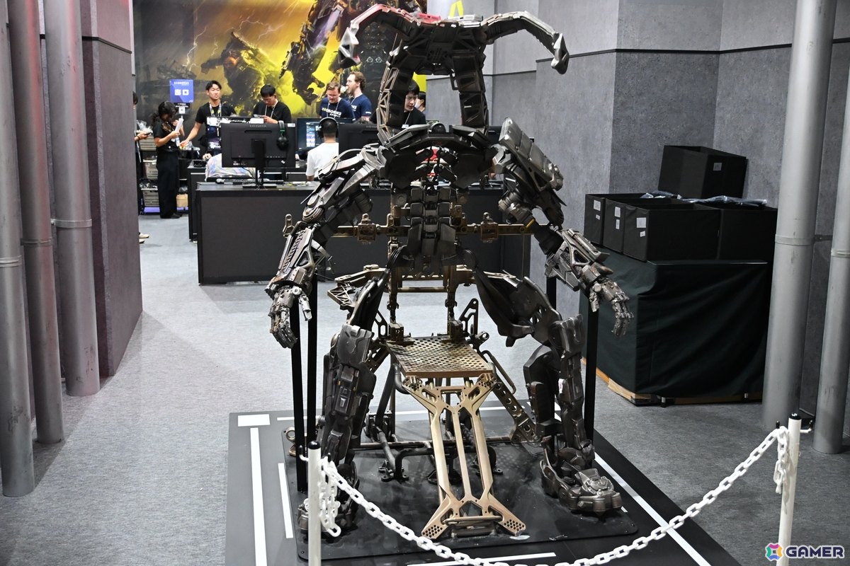 ブースでは等身大のExo-Rigを目を引くフォトスポットが用意されていた