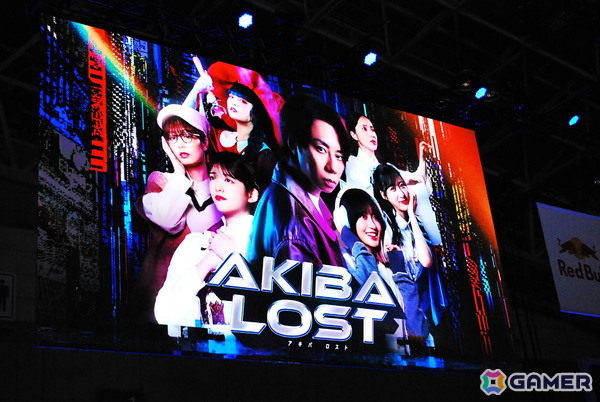 北山宏光さんらキャスト陣による撮影時のエピソードや実機プレイも公開！テレビドラマの放映も発表された「AKIBA LOST」ステージの模様をレポート【TGS2025】の画像1