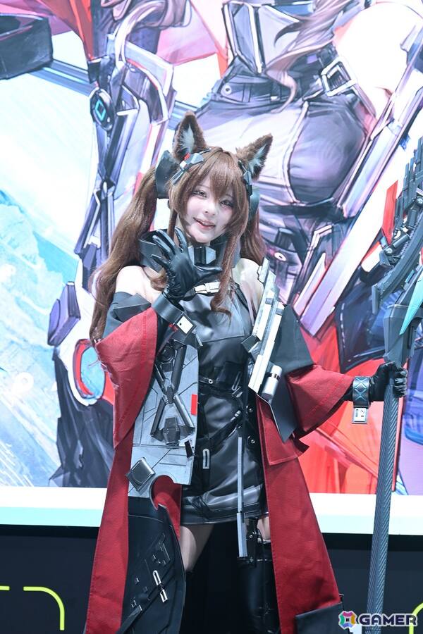 「アークナイツ:エンドフィールド」試遊&ブースレポート!「集成工業システム」を再現した大模な仕掛けとコスプレイヤーのステージがアツい【TGS2025】の画像