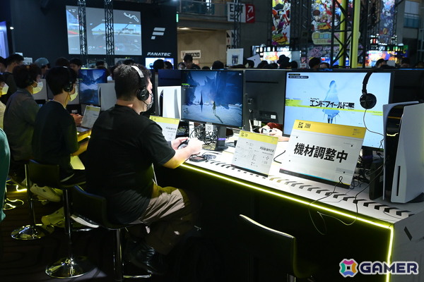 「アークナイツ：エンドフィールド」試遊＆ブースレポート！「集成工業システム」を再現した大模な仕掛けとコスプレイヤーのステージがアツい【TGS2025】の画像2
