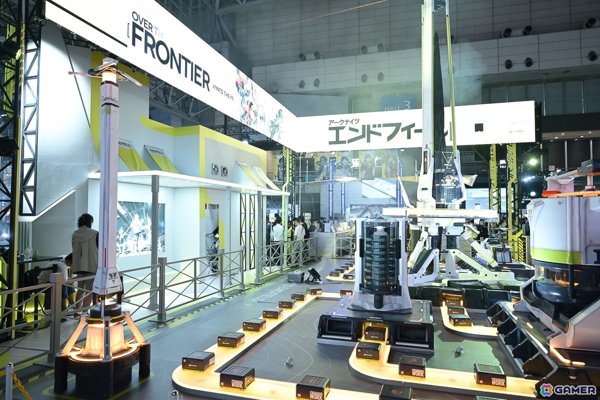 「アークナイツ:エンドフィールド」試遊&ブースレポート!「集成工業システム」を再現した大模な仕掛けとコスプレイヤーのステージがアツい【TGS2025】の画像