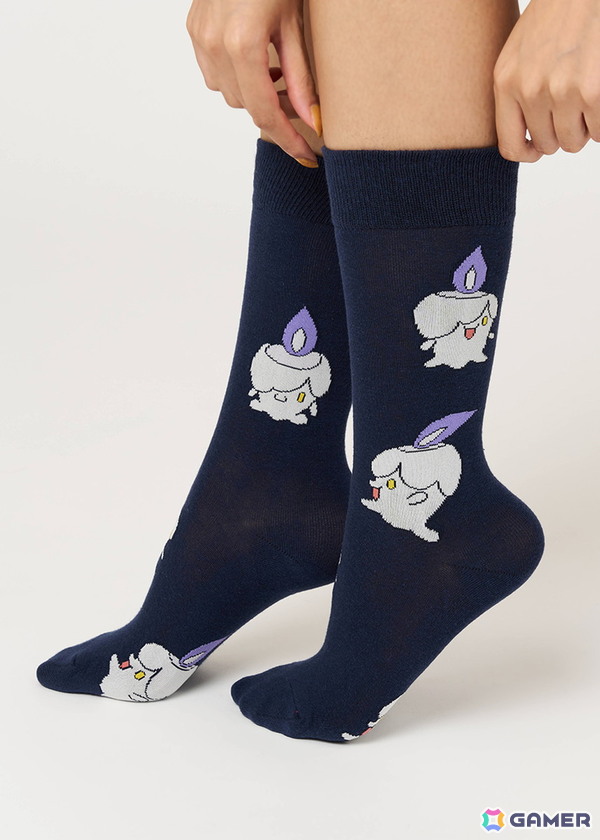 「ポケットモンスター」ピカチュウとゲンガーやミミッキュなどのゴーストタイプが中心にピックアップされたグラニフのコラボアパレル全23型が予約受付中!の画像