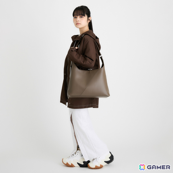 アニメ「忍たま乱太郎」雑渡昆奈門や私服姿の土井先生をイメージしたバッグ、アウター、三つ折り財布が登場!の画像