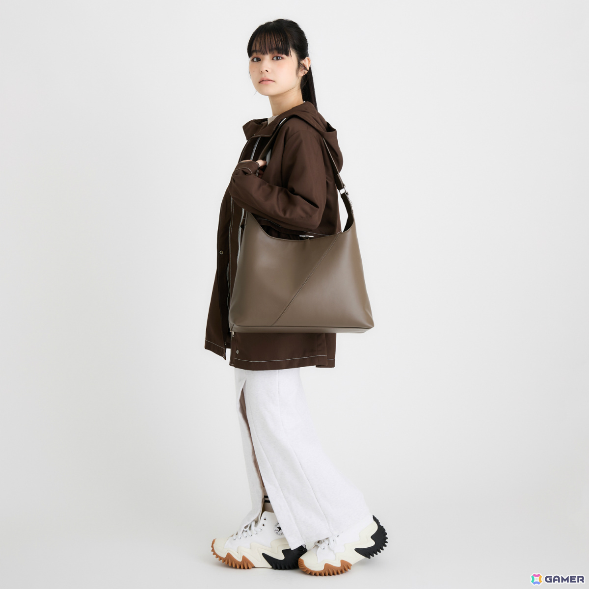 アニメ「忍たま乱太郎」雑渡昆奈門や私服姿の土井先生をイメージしたバッグ、アウター、三つ折り財布が登場！の画像18