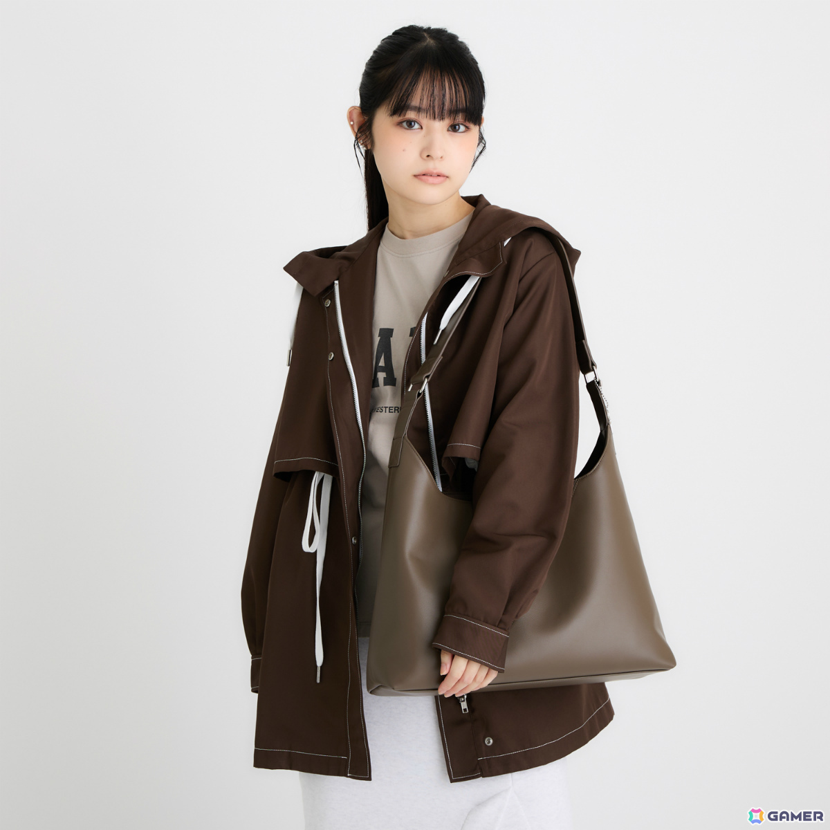 アニメ「忍たま乱太郎」雑渡昆奈門や私服姿の土井先生をイメージしたバッグ、アウター、三つ折り財布が登場！の画像20