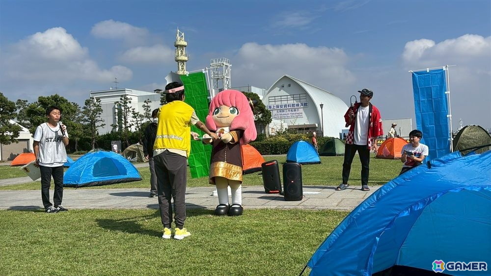 アニメ「SPY×FAMILY」10月5日に赤レンガパークで行われた「かくれんぼ大会」の公式レポートが公開!総勢200名がスパイになりきってかくれんぼの画像