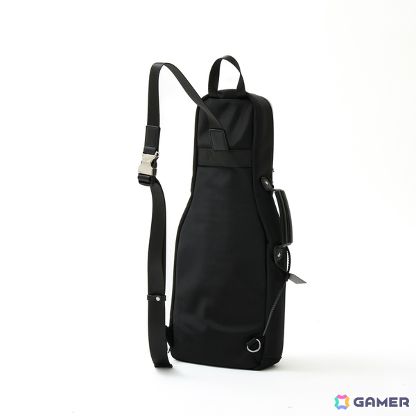 アニメ「ぼっち・ざ・ろっく！」ギターケース風ボディバッグや下北沢の地図をイメージしたアウター、ぼっちのサイン入りスニーカーが登場の画像