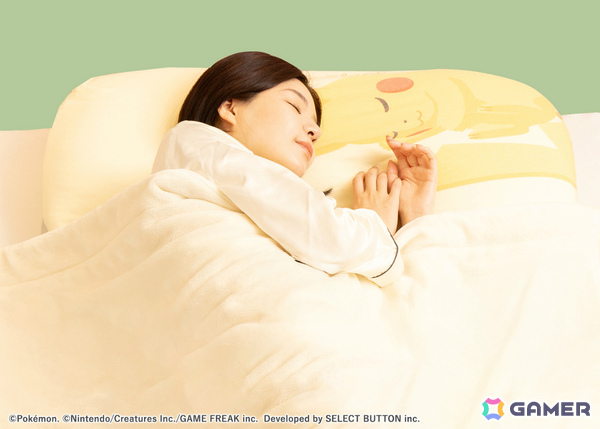 「Pokémon Sleep」×昭和西川のコラボ寝具第2弾が10月20日より順次発売！カビゴンのうでまくらで眠れる枕、イーブイがあしらわれたピロータオルなど全13アイテムの画像2