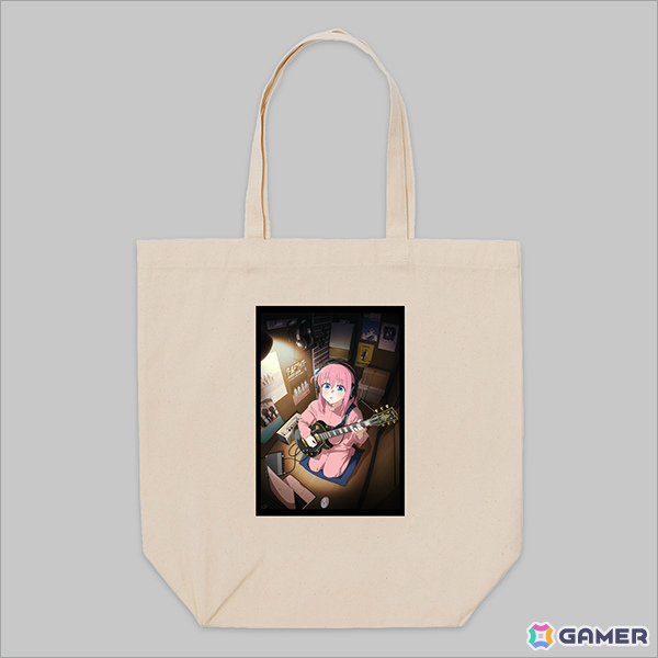 アニメ「ぼっち・ざ・ろっく」とギター・マガジンのコラボアパレルが登場！描き下ろしイラストのTシャツやトートバッグがラインナップの画像