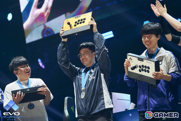 「NACON DAIJA アーケードスティック」にEVO Japan 2025の大会入賞者用と同デザインの特製ブルーメタルプレートを同梱―10月23日より数量限定で販売の画像3