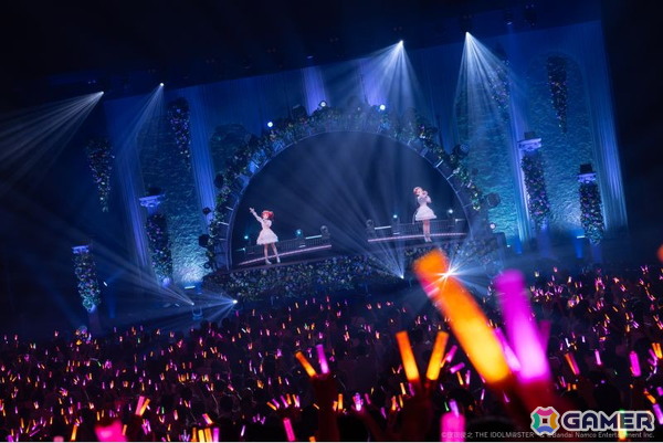 「アイマス」ライブイベント「高槻やよい・水瀬伊織 twin live」レポート――花をテーマに笑顔と心温まるステージの画像1