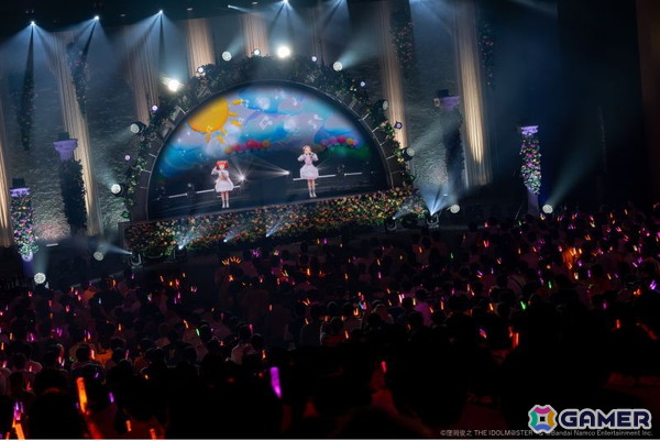 「アイマス」ライブイベント「高槻やよい・水瀬伊織 twin live」レポート――花をテーマに笑顔と心温まるステージの画像12