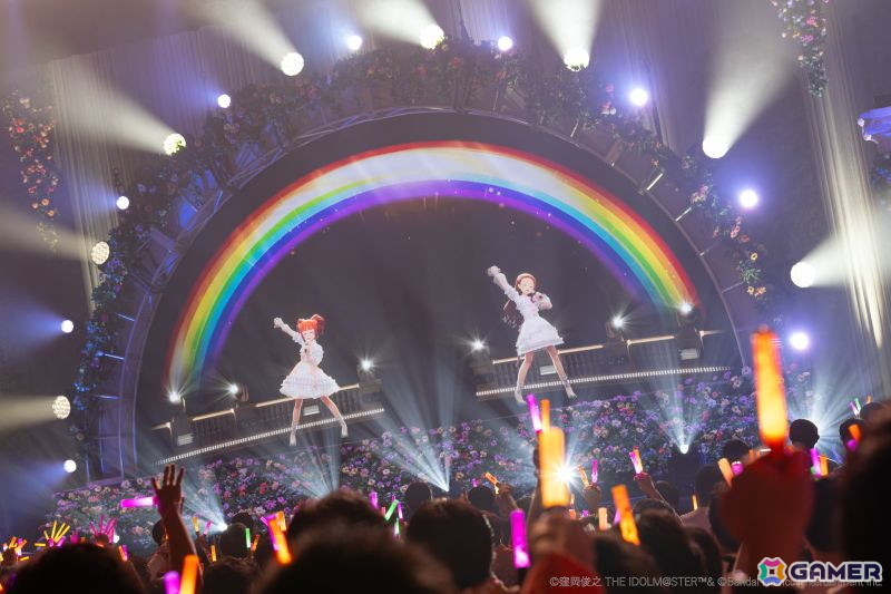 「アイマス」ライブイベント「高槻やよい・水瀬伊織 twin live」レポート――花をテーマに笑顔と心温まるステージの画像