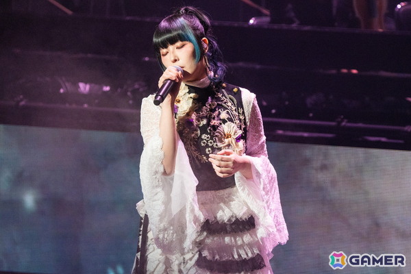 「メメントモリ 1st Live ～The Singing of Laments～」のイベントレポートが公開！Daokoさん、平原綾香さん、片桐さん、山本彩さんらへのインタビューの模様もの画像