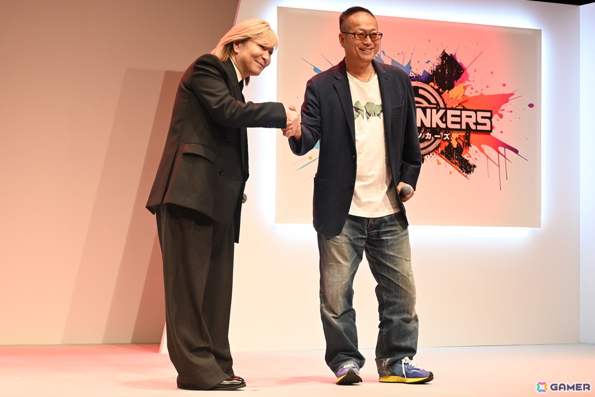 「アウトランカーズ」完成披露会に岡本吉起氏や小室哲哉さんらが登壇!小室さんが書き下ろしたOVAL SISTEMによるタイアップ曲「風に舞う戦士」のMVが初披露の画像