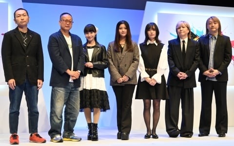 「アウトランカーズ」完成披露会に岡本吉起氏や小室哲哉さんらが登壇!小室さんが書き下ろしたOVAL SISTEMによるタイアップ曲「風に舞う戦士」のMVが初披露