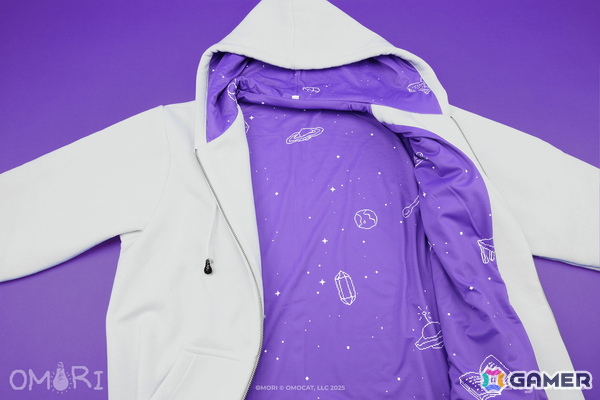 「OMORI」背面デザインやファスナーチャームなどが印象的な「143 パーカー」が販売開始!5周年記念コンサートで先行販売されるグッズ情報もの画像