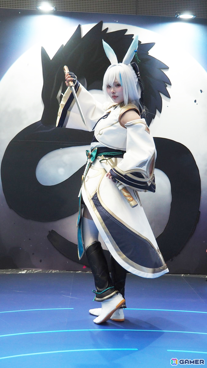 高柳知葉さんが声を担当する新規職業「緋眼の旅人レン」が発表！「メイプルストーリー」オフラインイベント「2025 Super Maple Party」をレポートの画像