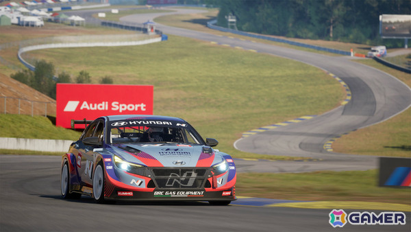 リアリティと競争性を兼ね備えたレーシングシミュレーション「RENNSPORT」PS5版が発売!クロスプレイにも対応の画像
