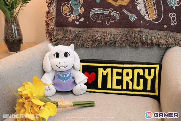 「UNDERTALE」10周年コンサートの先行販売グッズがFangamer Japanでも販売開始！「みのがす／たたかう」ぬいぐるみクッションが新登場の画像