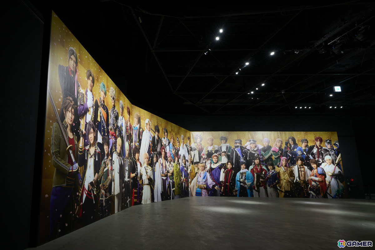「ミュージカル『刀剣乱舞』 十周年記念 乱舞博覧会」前期日程の写真レポートが公開!“刀ミュ“の歩みとこれまでの本公演12作品の名場面を体感できる空間にの画像