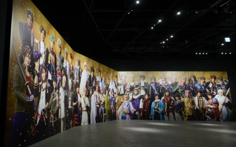 「ミュージカル『刀剣乱舞』 十周年記念 乱舞博覧会」前期日程の写真レポートが公開!“刀ミュ“の歩みとこれまでの本公演12作品の名場面を体感できる空間に