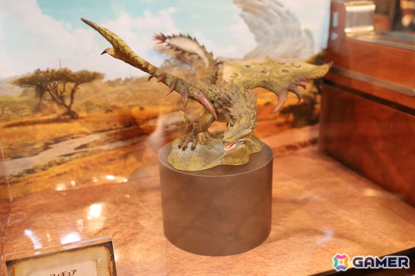 ユニバーサル・スタジオ・ジャパンと「モンスターハンターワイルズ」のコラボレストラン「モンスターハンターワイルズ ~モリバーの宴~」を先行体験の画像