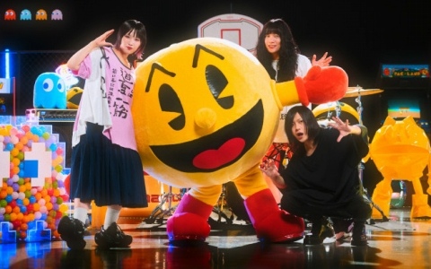 「パックマン」×ヤバイTシャツ屋さんの遊べるMV「PAC-MANISM」が公開!メンバーと一緒にゴーストから逃げまくろう