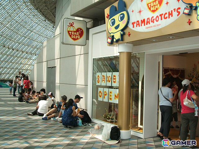 オフィシャルショップオープン当日店頭・店内の様子（現在は閉店）