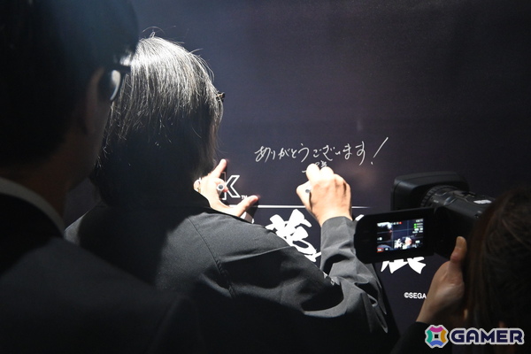 「龍が如く」冠婚葬祭展 東京会場のプレオープンイベントをレポート！展示やフォトスポットはもちろん、挙式の様子、横山氏の見学＆インタビューもの画像43